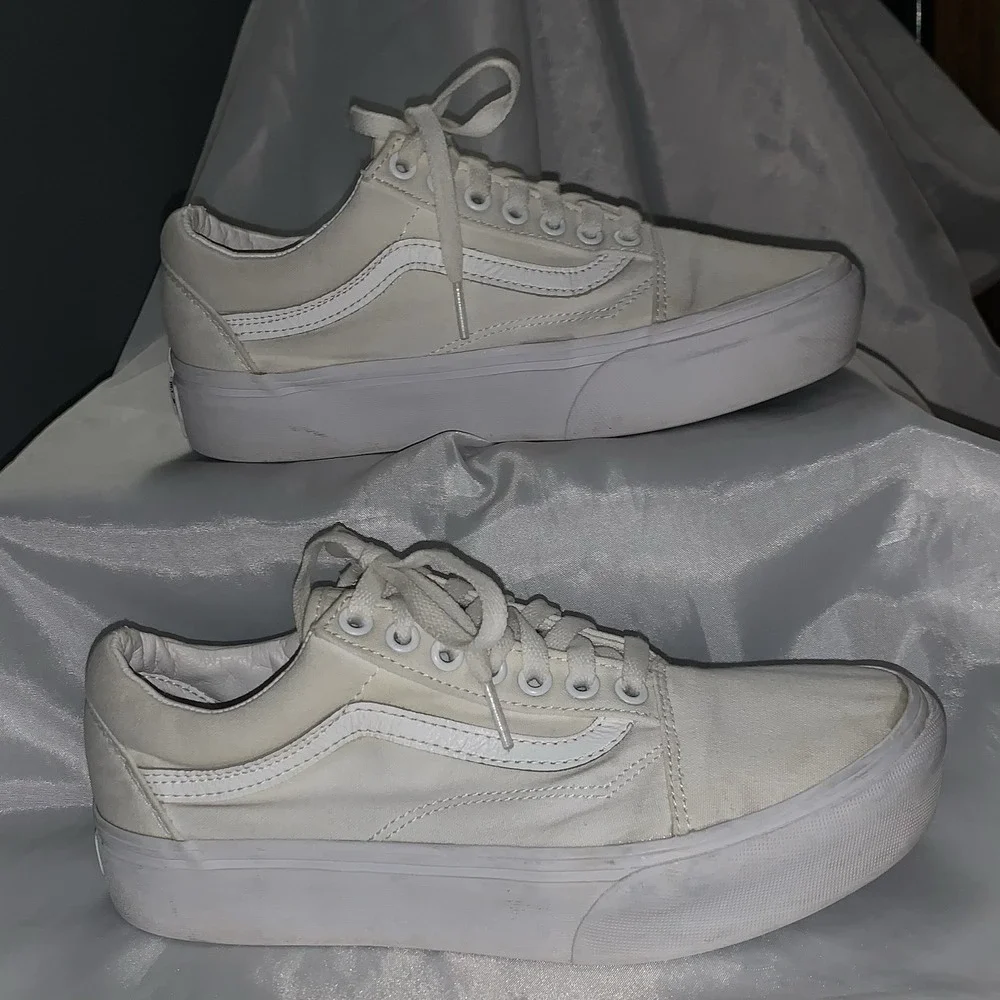 VANS White Sneakers‎ Shoes Women's 8.5 Men's 7